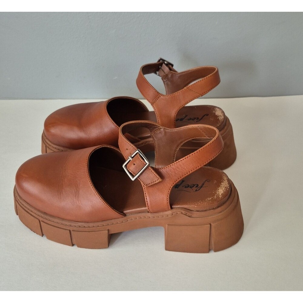 Free People Brown Leather Milan Closed Toe 3 Inch Platform Heels Womens 7.5 - Picture 2 of 8